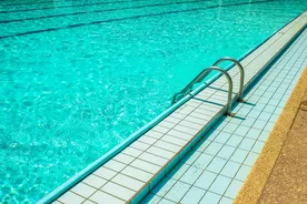 PISCINE SAINT-MERRI À PARIS (4E)